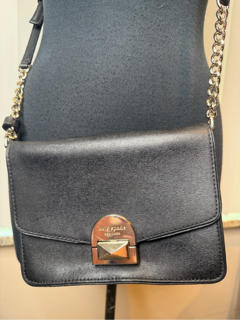 Kate Spade New York Neve convertible flap crossbody bag gold hardware.
